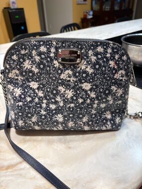 Michael Kors Cindy Women's MK LG Dome Crossbody Bag Navy Blue Floral Pattern